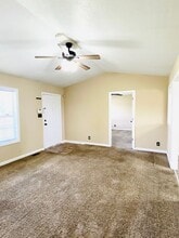 900 Van Buren Ave in Oak Grove, KY - Building Photo - Building Photo