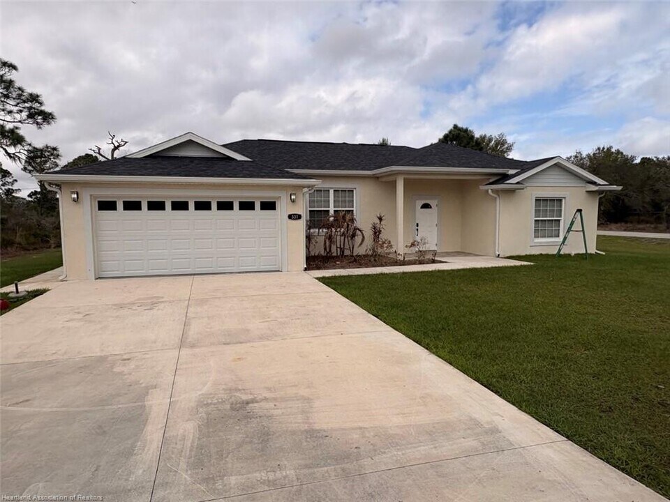 331 Homasassa Ave NE in Lake Placid, FL - Building Photo