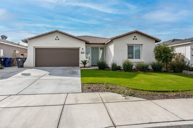 911 Hartlepool Ave in Bakersfield, CA - Building Photo - Building Photo