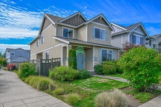 32797 Ten Trails Pkwy in Black Diamond, WA - Building Photo - Building Photo