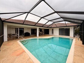 2460 W Marion Ave in Punta Gorda, FL - Building Photo