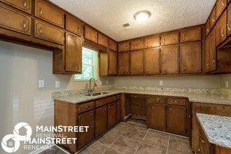 115 Pleasant Valley Rd in Mcdonough, GA - Foto de edificio - Building Photo