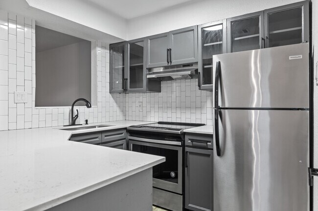 Tramor at Oak Bend in Austin, TX - Building Photo - Interior Photo