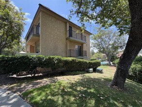 7812 Hummingbird Ln in San Diego, CA - Building Photo - Building Photo
