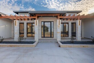 6425 Ranch Rd 962 E in Round Mountain, TX - Building Photo - Building Photo