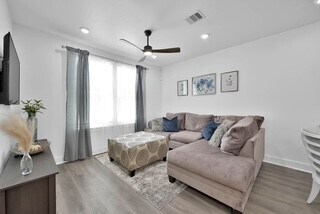 211 S 5th St in Conroe, TX - Building Photo - Building Photo