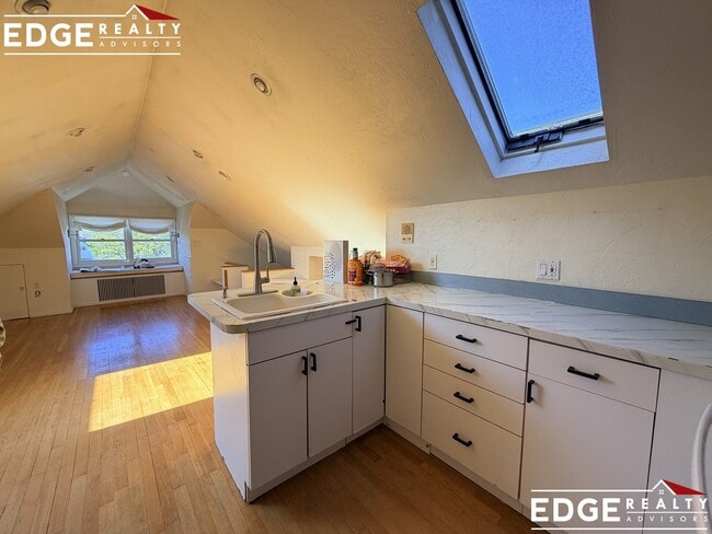 43 Hobart St, Unit 3 in Boston, MA - Foto de edificio - Building Photo