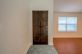 3906 Quiet Pl Dr in Houston, TX - Building Photo - Building Photo