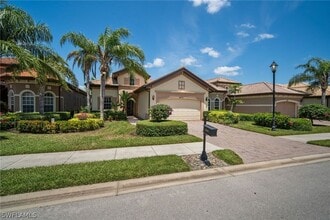 6476 Caldecott Dr in Naples, FL - Building Photo - Building Photo