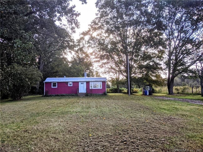 112 Broad Brook Rd in East Windsor, CT - Building Photo - Building Photo