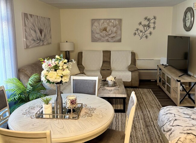 Aboussie Pavillion in St. Louis, MO - Foto de edificio - Building Photo