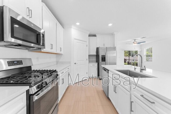 property at 17558 Holly Wl Ave
