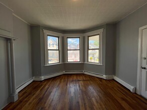127 Myrtle Ave in Jersey City, NJ - Foto de edificio - Building Photo