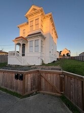 1627 Pine St in Eureka, CA - Building Photo - Building Photo