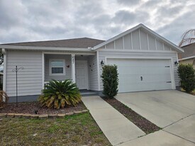 687 SW 251st St in Newberry, FL - Building Photo