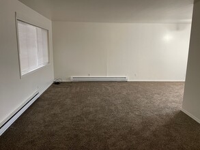 8964 Tinker Loop-Unit -A in Moses Lake, WA - Foto de edificio - Building Photo