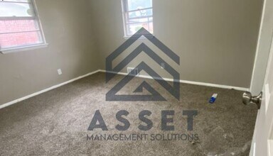 2201 SW 76th St in Oklahoma City, OK - Building Photo - Building Photo