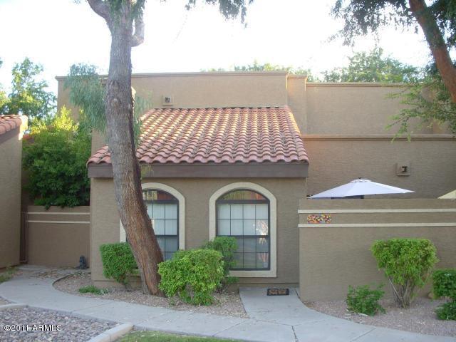 6945 E Cochise Rd in Paradise Valley, AZ - Building Photo