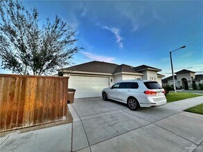 2701 Gator Ave. in Edinburg, TX - Building Photo - Building Photo