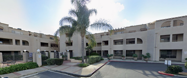 6960 Hyde Park Dr in San Diego, CA - Building Photo - Building Photo