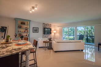 9130 SE Riverfront Terrace-Unit -L in Jupiter, FL - Building Photo - Building Photo