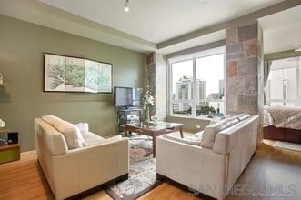 350 W Ash St, Unit 811 in San Diego, CA - Building Photo - Building Photo