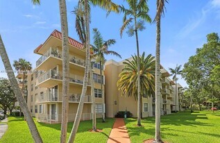 13100 SW 92nd Ave in Miami, FL - Building Photo