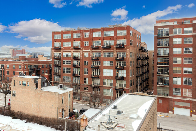 Park 1500 in Chicago, IL - Foto de edificio - Building Photo