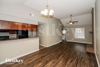 2816 Maryland Cir W in Memphis, TN - Building Photo - Building Photo