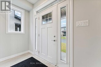 242 Tullaghan Hts in Ottawa, ON - Building Photo - Building Photo