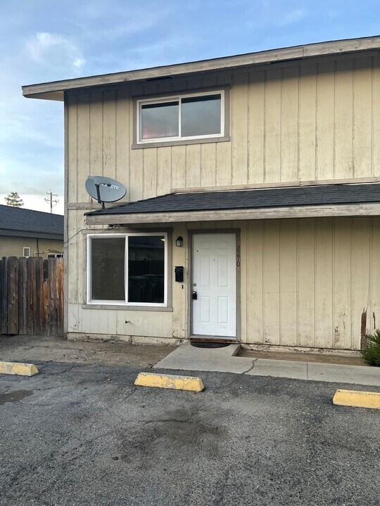 2270 Blossom St in Dos Palos, CA - Building Photo