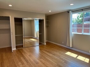 15838 Hart St in Van Nuys, CA - Building Photo - Building Photo