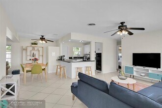 1029 SE 14th St in Deerfield Beach, FL - Building Photo - Building Photo