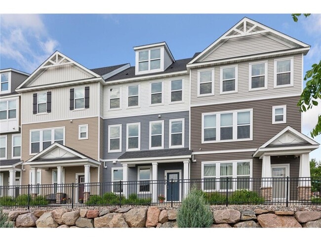 property at 514x Hampton St NE