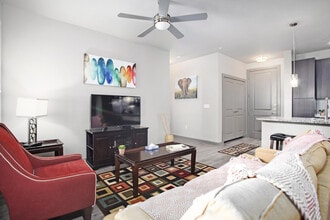 976 S Braeswood Blvd in Houston, TX - Building Photo - Building Photo