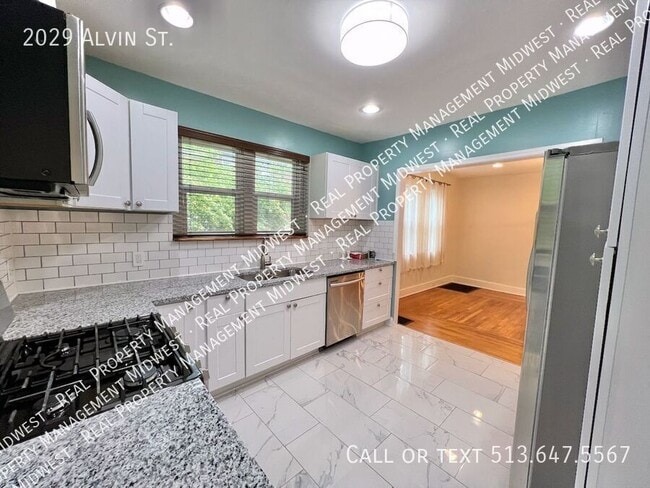 2029 Alvin St in Cincinnati, OH - Foto de edificio - Building Photo
