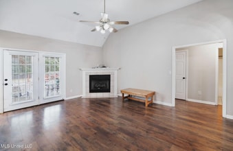 1106 Fawn Dr in Hernando, MS - Foto de edificio - Building Photo