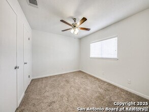16606 Winding Oak Dr in San Antonio, TX - Building Photo - Building Photo