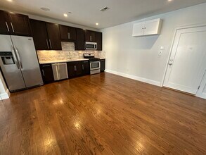 263 W 2nd St, Unit 3 in Boston, MA - Building Photo - Building Photo
