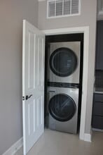 108 S Alcaniz St, Unit 108 in Pensacola, FL - Foto de edificio - Building Photo