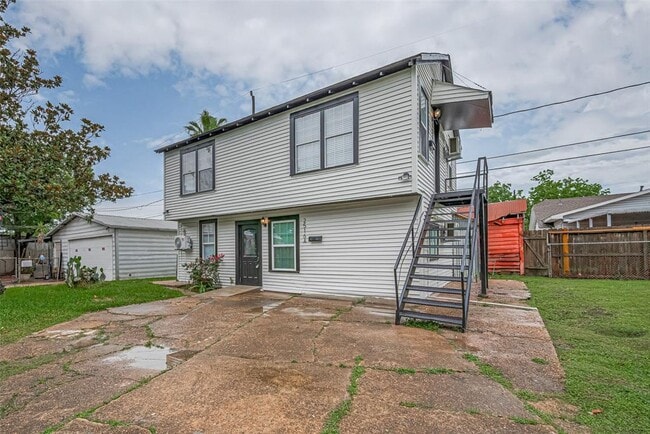 property at 2516 Craigmont St