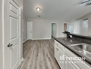 1012 Valley Ridge Rd in Charlotte, NC - Building Photo - Building Photo