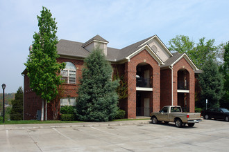 High Gate at Lyons View in Knoxville, TN - Foto de edificio - Building Photo