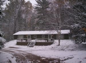 7690 Old US 27 in Frederic, MI - Foto de edificio - Building Photo
