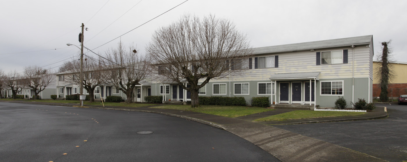 Maple Court Apartments in Vancouver, WA - Building Photo