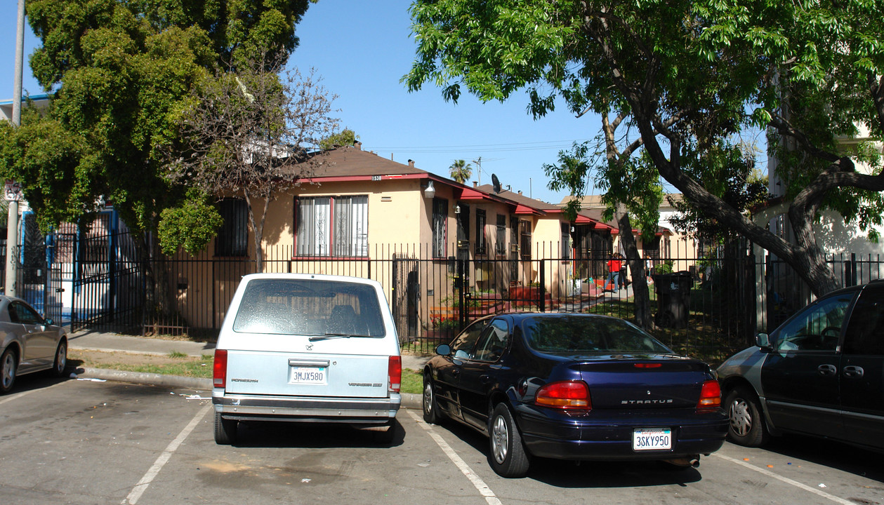 1538 Cedar Ave in Long Beach, CA - Building Photo