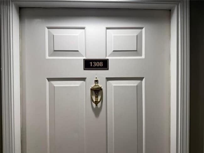 1308 Pine Heights Dr NE in Atlanta, GA - Building Photo - Building Photo