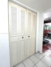 6575 W 4th Ave in Hialeah, FL - Foto de edificio - Building Photo