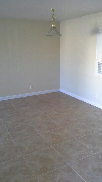5072 S Rainbow Blvd in Las Vegas, NV - Building Photo
