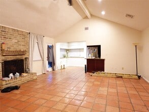 6215 Pinole Forest Dr in Houston, TX - Foto de edificio - Building Photo